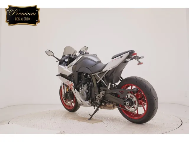 Suzuki Gsx-8T 2024, matt silver, фото 6