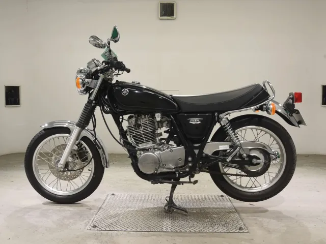 Yamaha SR400 2017, чёрный, фото 2