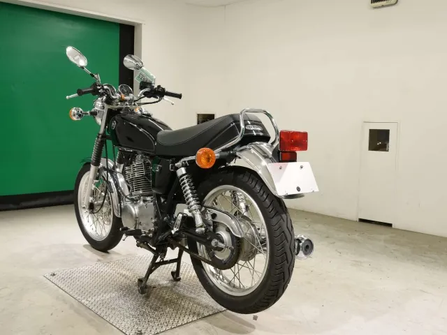 Yamaha SR400 2017, чёрный, фото 6