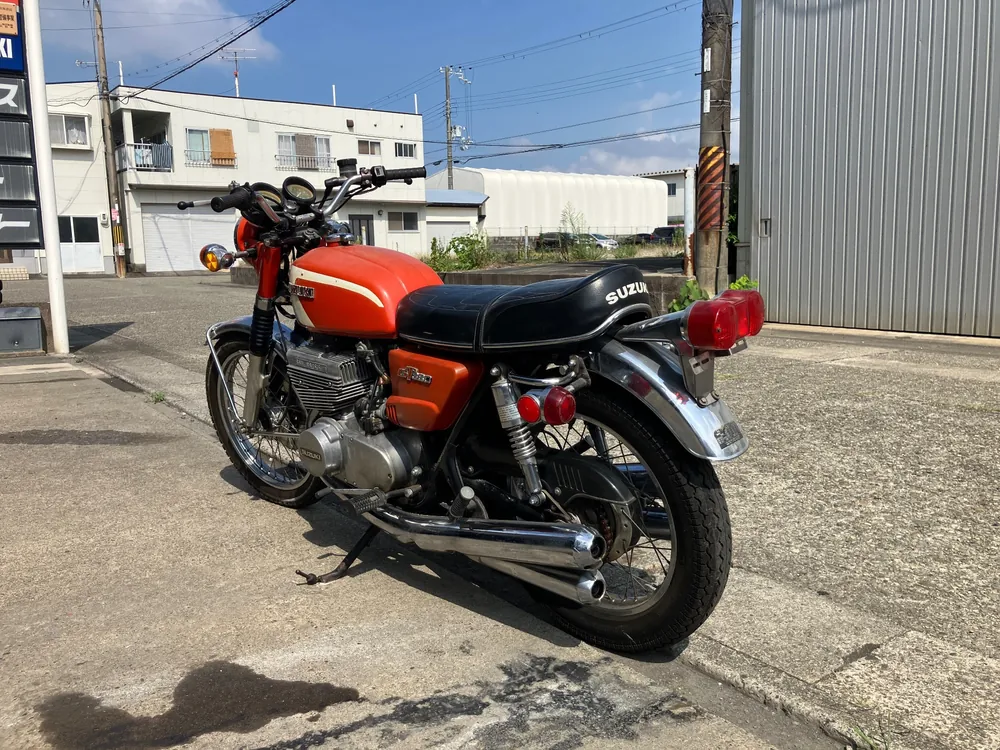 Suzuki GT380, оранжевый, фото 5