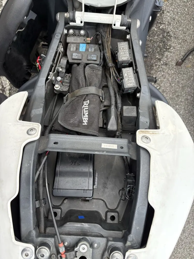Triumph Speed Triple 1050 2011, фото 2