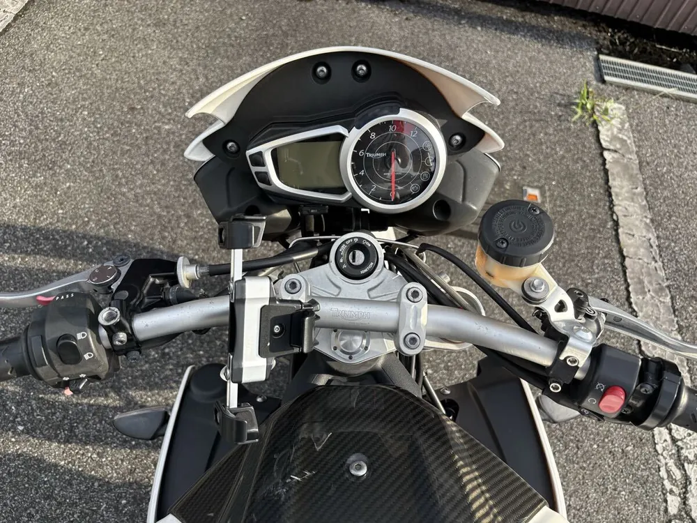 Triumph Speed Triple 1050 2011, фото 6