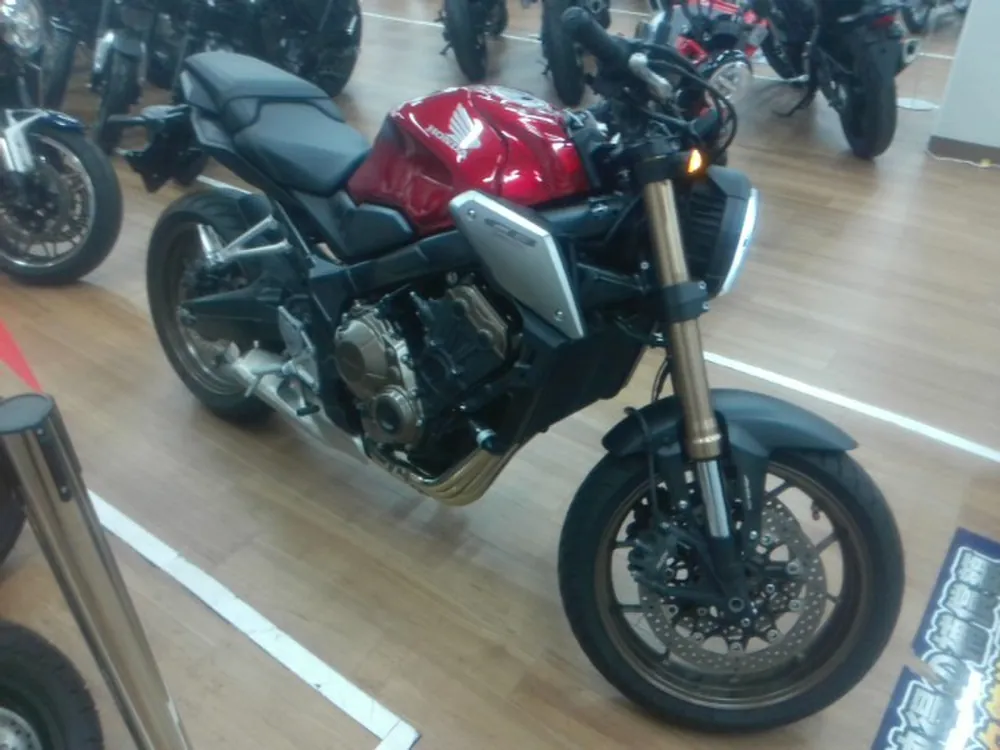 Honda CBR650R 2020, w red, фото 5