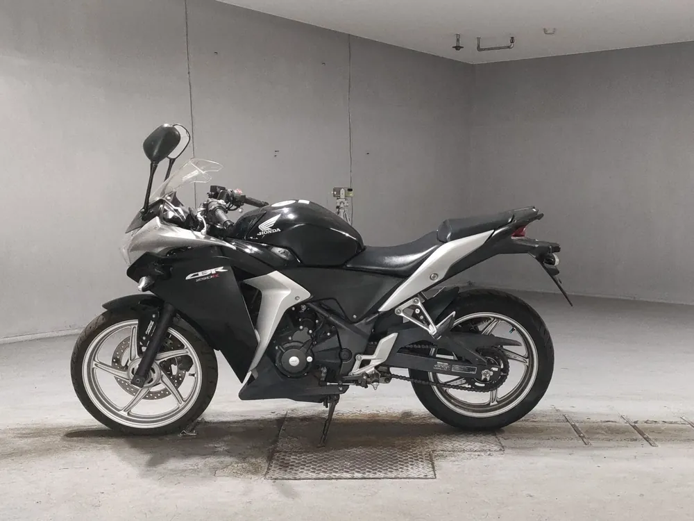 Honda CBR250R MC41, black/silver, фото 2