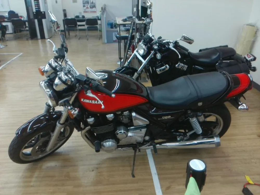 Kawasaki ZRX1100 1992, red / light brown, фото 2