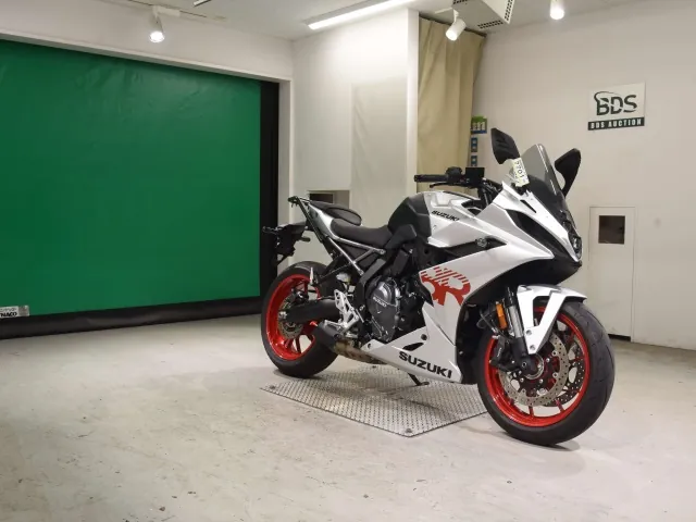 Suzuki Gsx-8T 2025, black | silver, фото 3