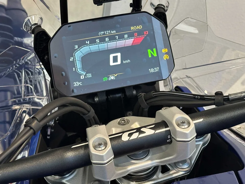 BMW R1300Gs Adv Asa 2026, white / blue, фото 6