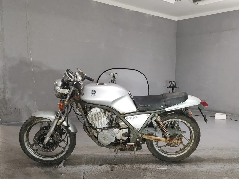 Yamaha SRX600, серебристый, фото 2