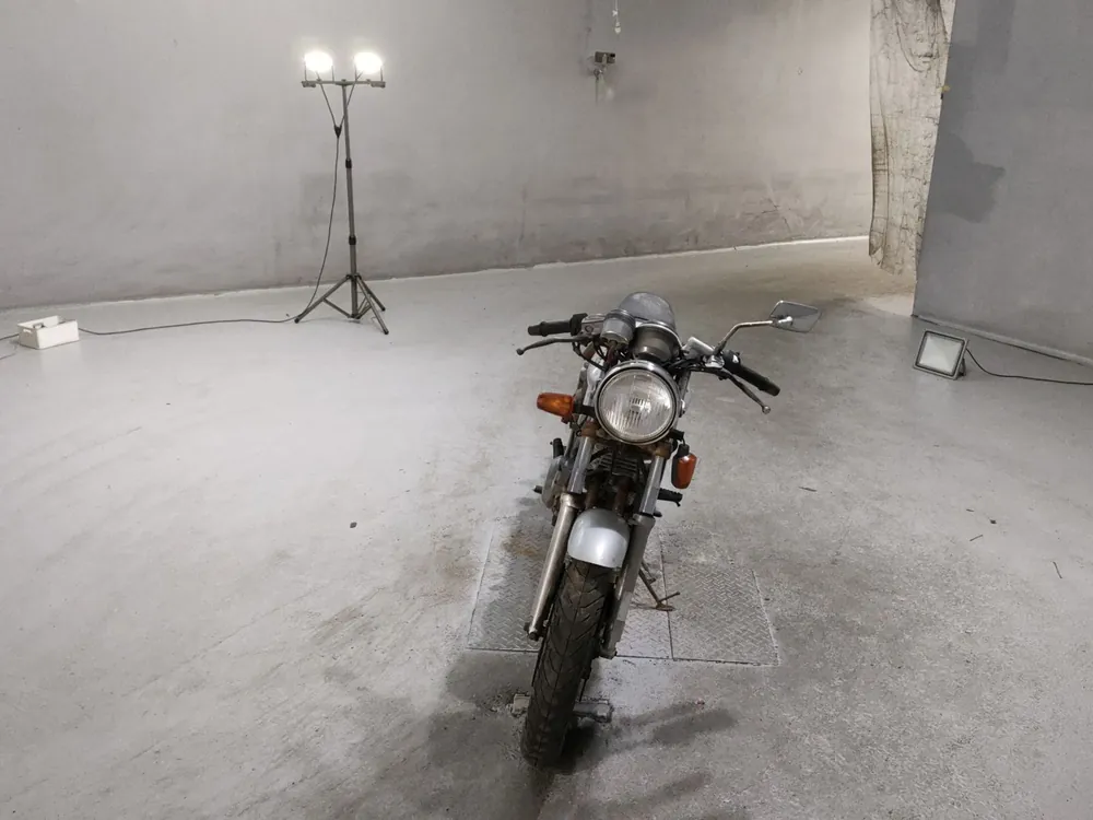 Yamaha SRX600, серебристый, фото 3