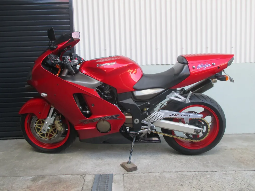 Kawasaki ZX-12R 2000, красный, фото 2