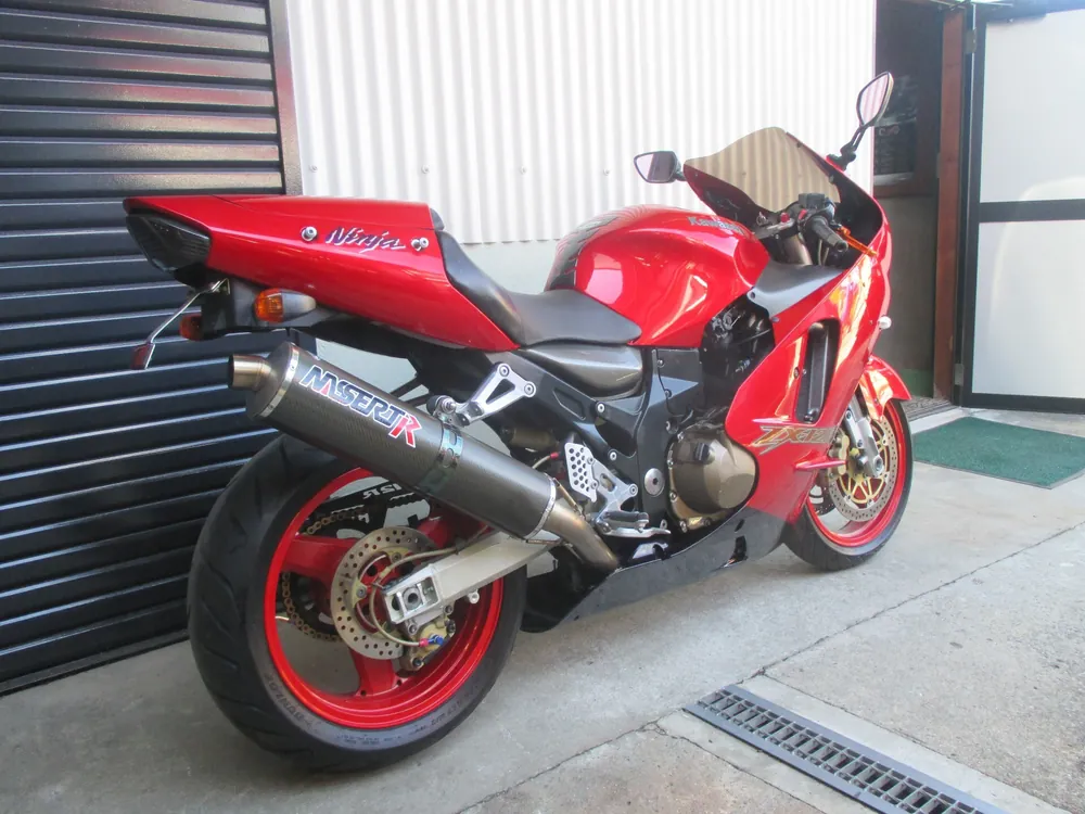 Kawasaki ZX-12R 2000, красный, фото 5