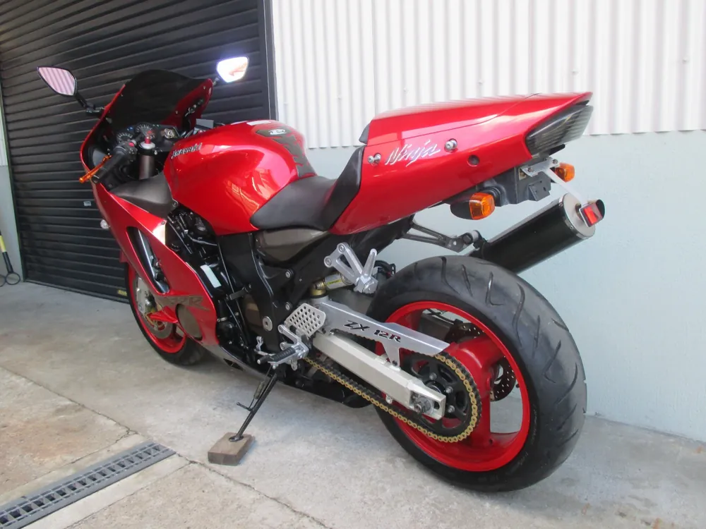 Kawasaki ZX-12R 2000, красный, фото 8