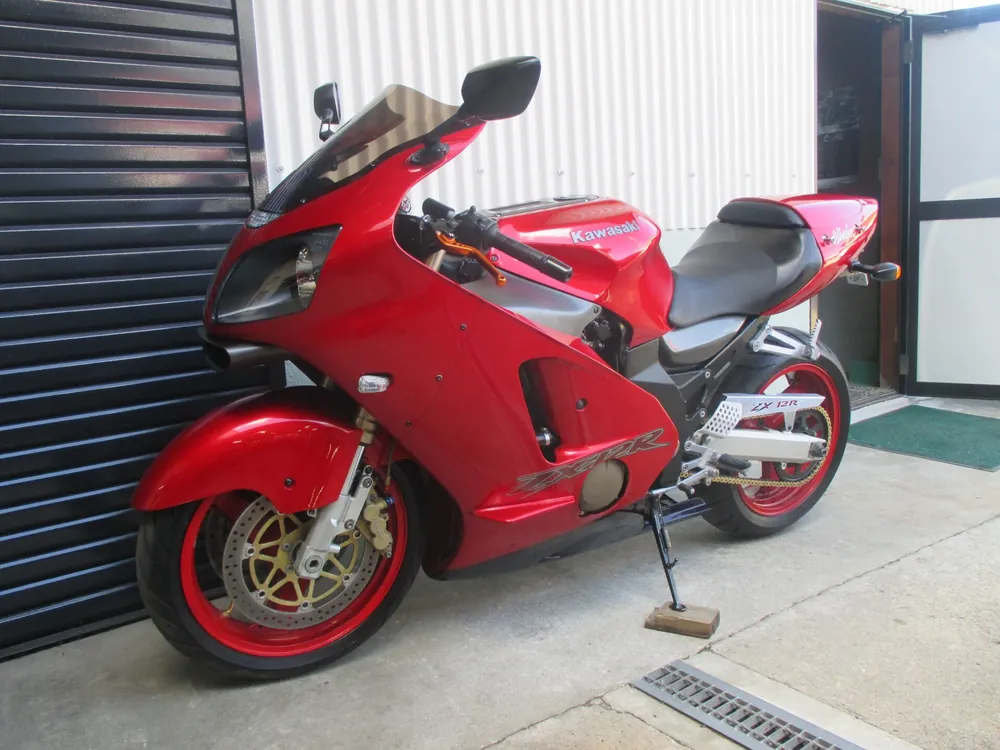 Kawasaki ZX-12R 2000, красный, фото 9