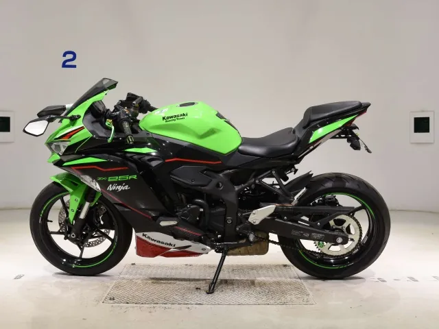Kawasaki Ninja ZX-25R, чёрный, зелёный, фото 2