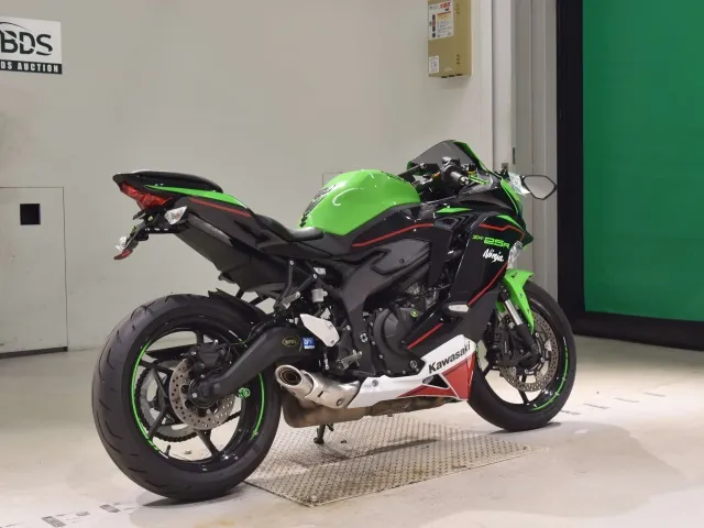 Kawasaki Ninja ZX-25R, чёрный, зелёный, фото 5