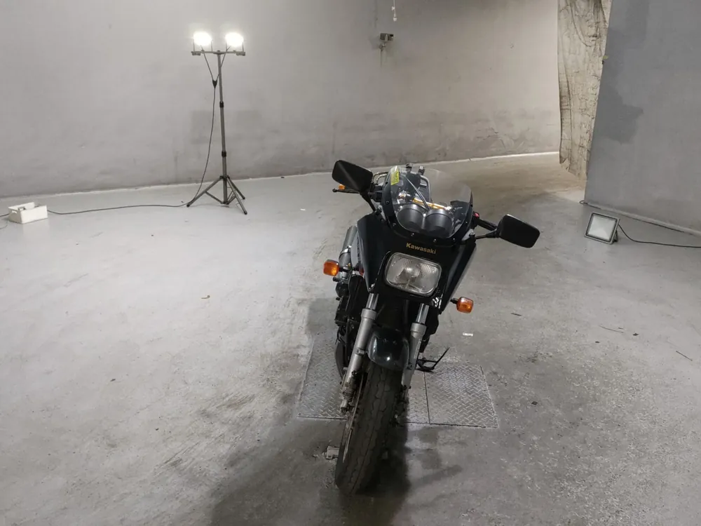 Kawasaki GPZ900R Ninja 1989, black / gold, фото 3
