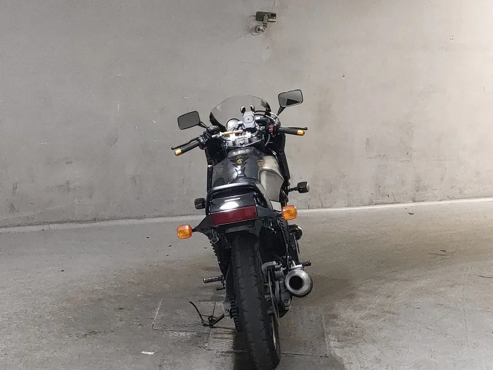 Kawasaki GPZ900R Ninja 1989, black / gold, фото 4