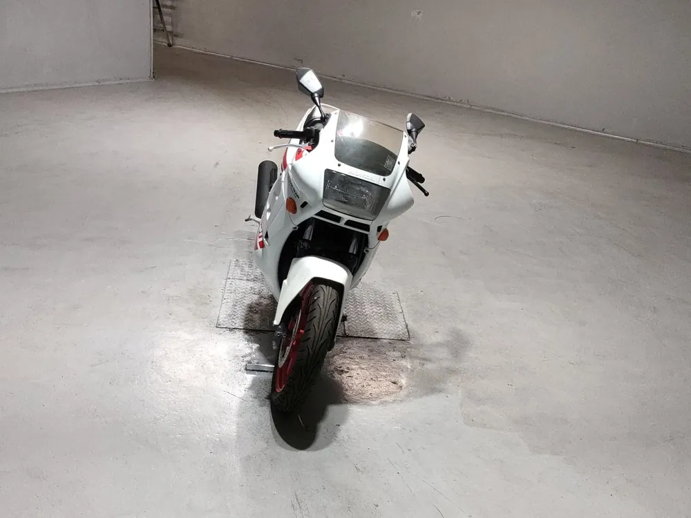 Honda CBR400RR 1986, white / red, фото 3