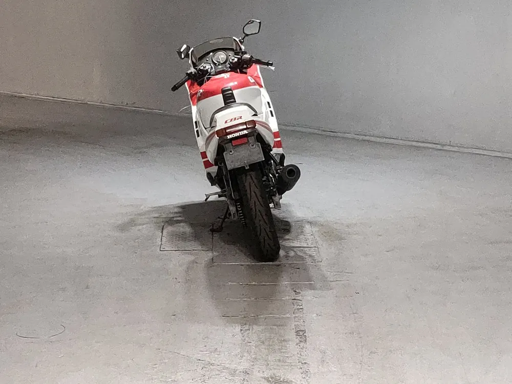 Honda CBR400RR 1986, white / red, фото 4