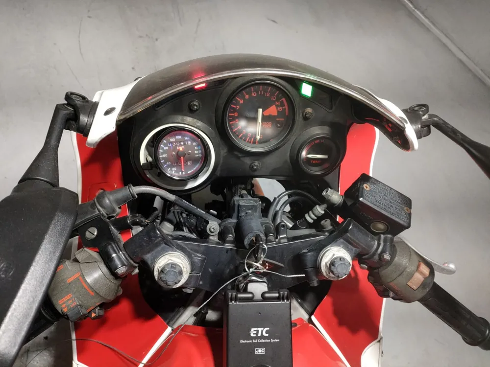 Honda CBR400RR 1986, white / red, фото 5