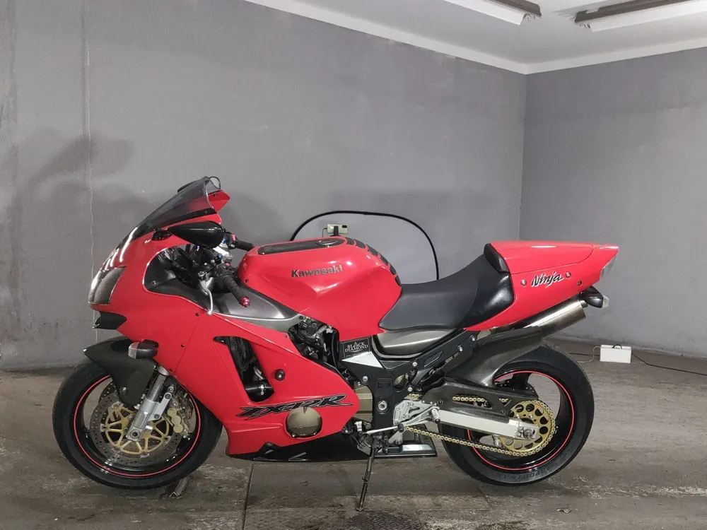Kawasaki ZX-12R 2002, красный, фото 2