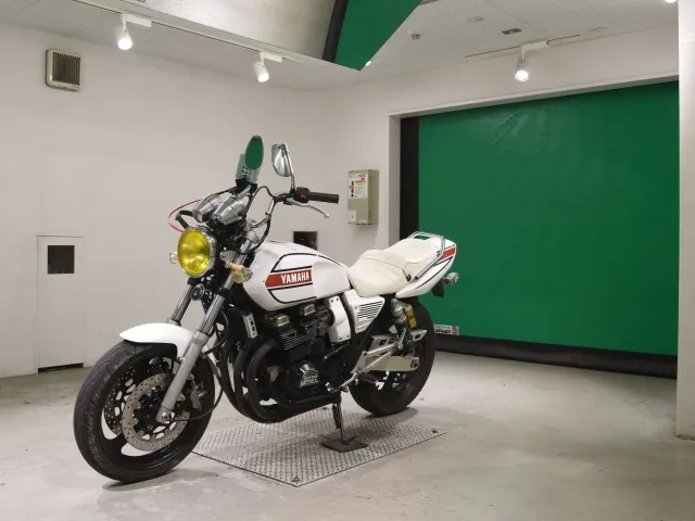 Yamaha XJR400R 1994, white | red, фото 4