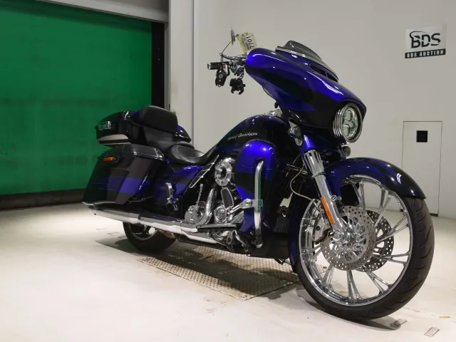 Harley-Davidson FLHXSE1870CVO 2017, синий, фото 3