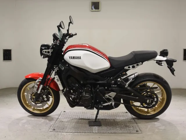 Yamaha XSR900 2020, white | red | black, фото 2
