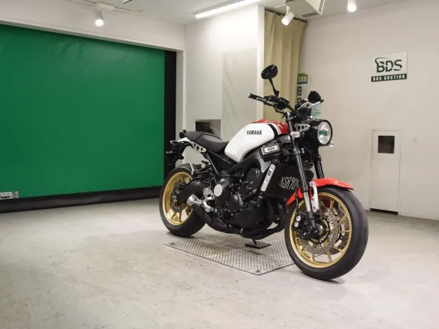 Yamaha XSR900 2020, white | red | black, фото 3