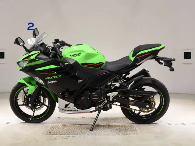 Kawasaki Ninja 400 2022, black | green, фото 2