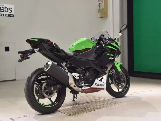 Kawasaki Ninja 400 2022, black | green, фото 5