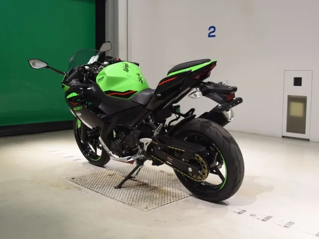 Kawasaki Ninja 400 2022, black | green, фото 6