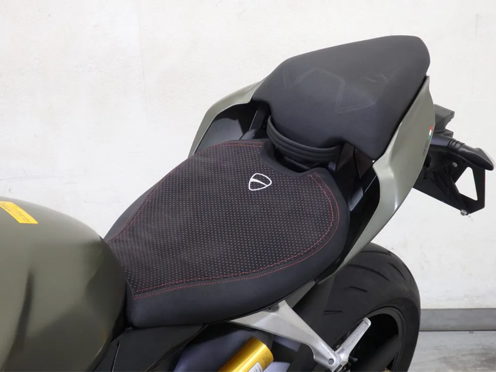Ducati Street Fighter V2 2023, зелёный, фото 11