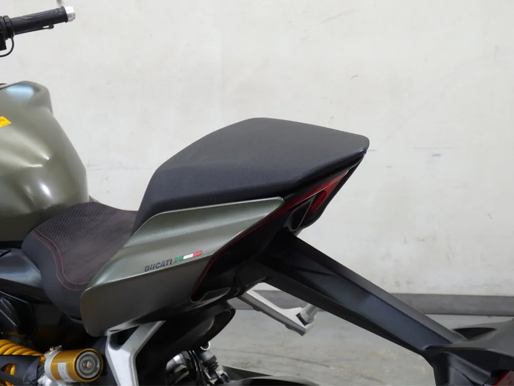Ducati Street Fighter V2 2023, зелёный, фото 12