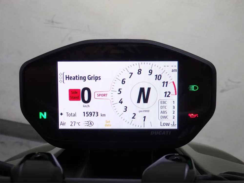 Ducati Street Fighter V2 2023, зелёный, фото 5