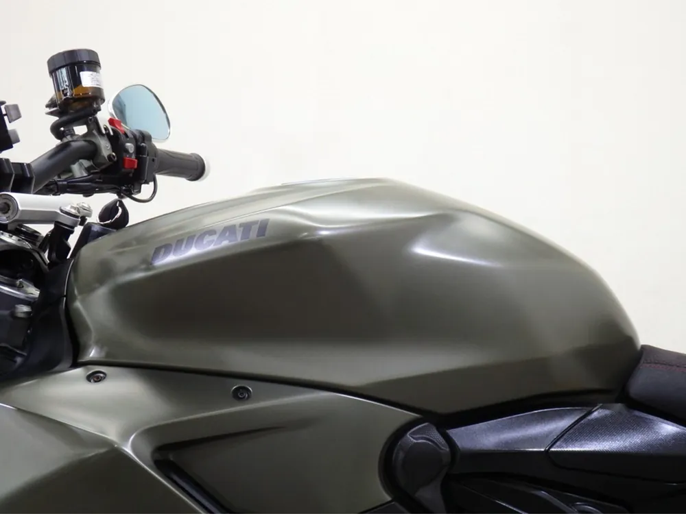 Ducati Street Fighter V2 2023, зелёный, фото 10