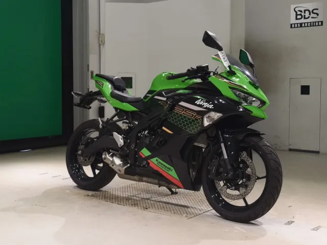 Kawasaki Ninja ZX-25R, black | green, фото 3