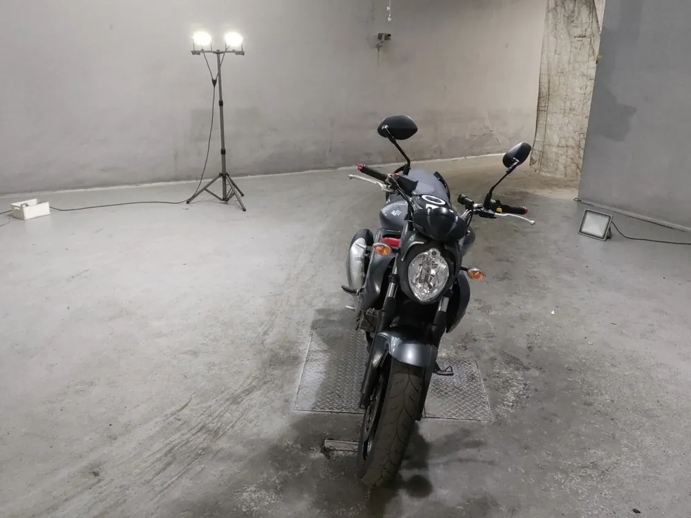 Suzuki Gladius 400 ABS 2014, чёрный, серый, фото 3