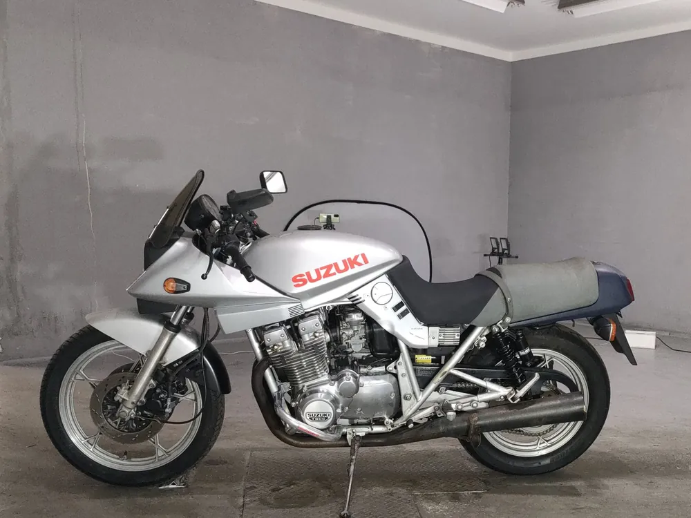 Suzuki GSX1100S Katana 1992, серебристый, фото 2