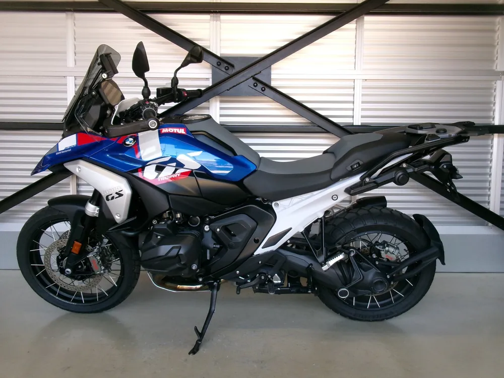 BMW R1300Gs Adv Asa 2024, белый, красный, синий, фото 2