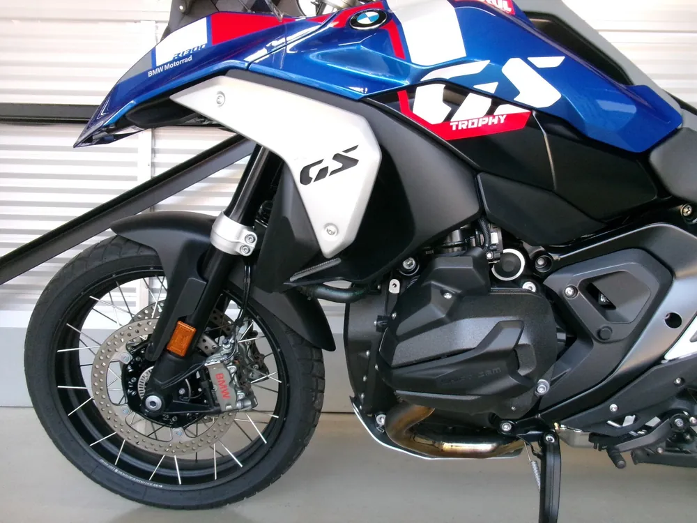 BMW R1300Gs Adv Asa 2024, белый, красный, синий, фото 8