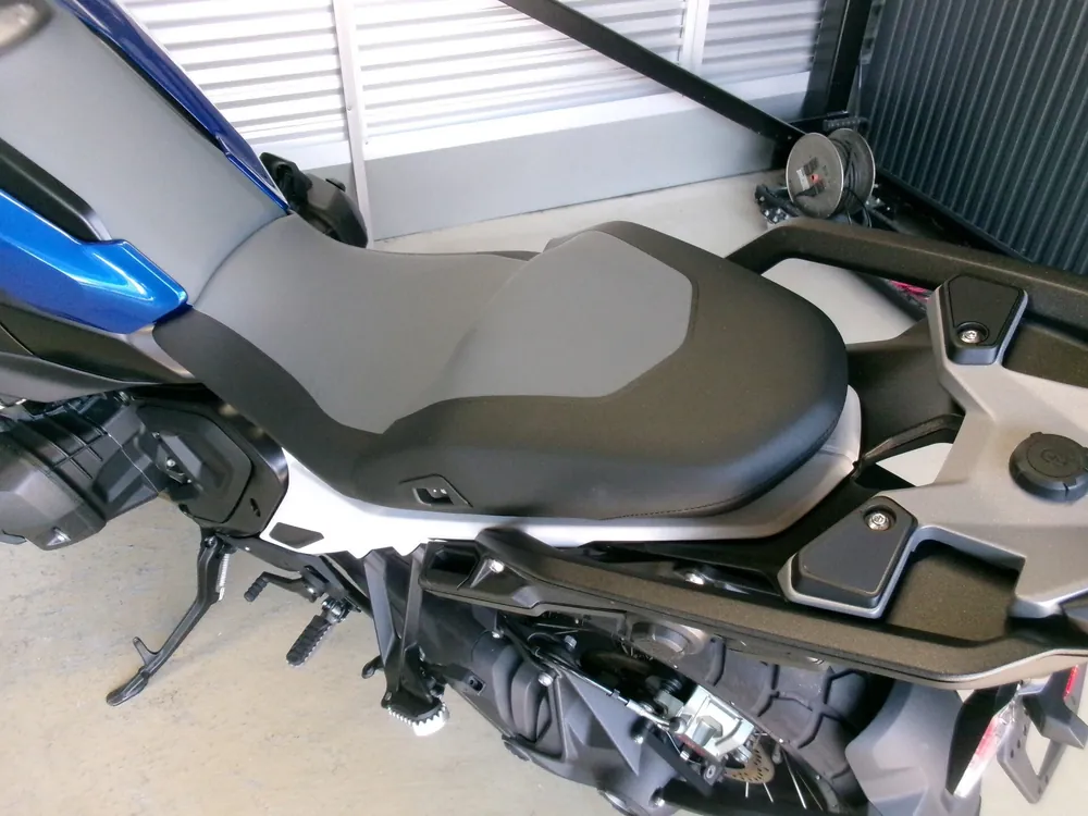 BMW R1300Gs Adv Asa 2024, белый, красный, синий, фото 10