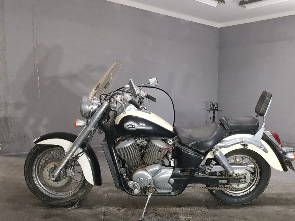 Honda Shadow 750 1997, белый, чёрный, фото 2