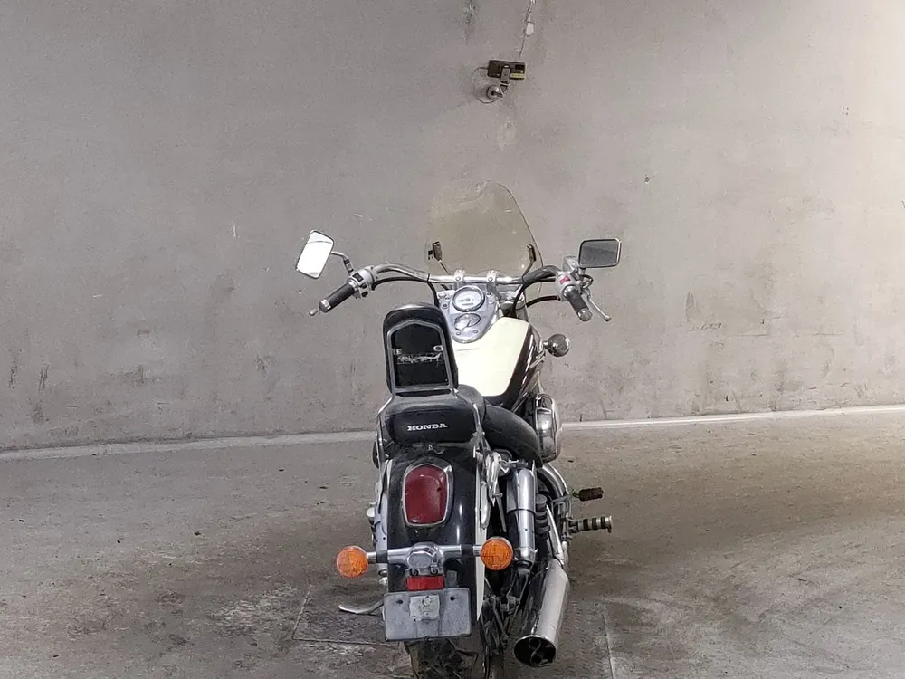Honda Shadow 750 1997, белый, чёрный, фото 4