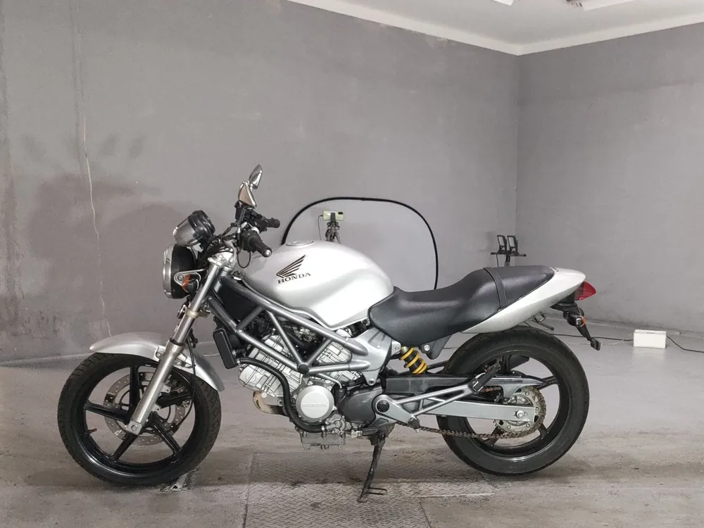 Honda VTR250 MC33, серебристый, фото 2