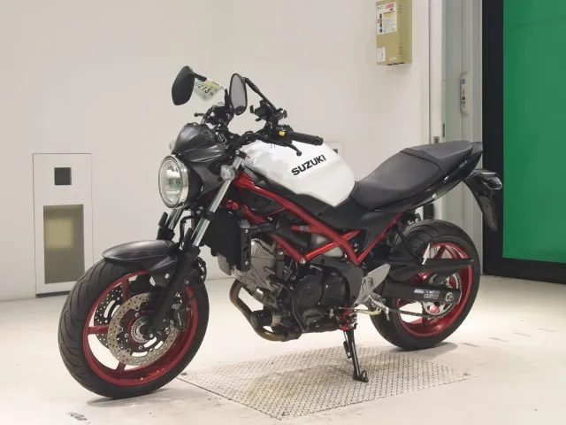 Suzuki SV650 2021, белый, фото 4