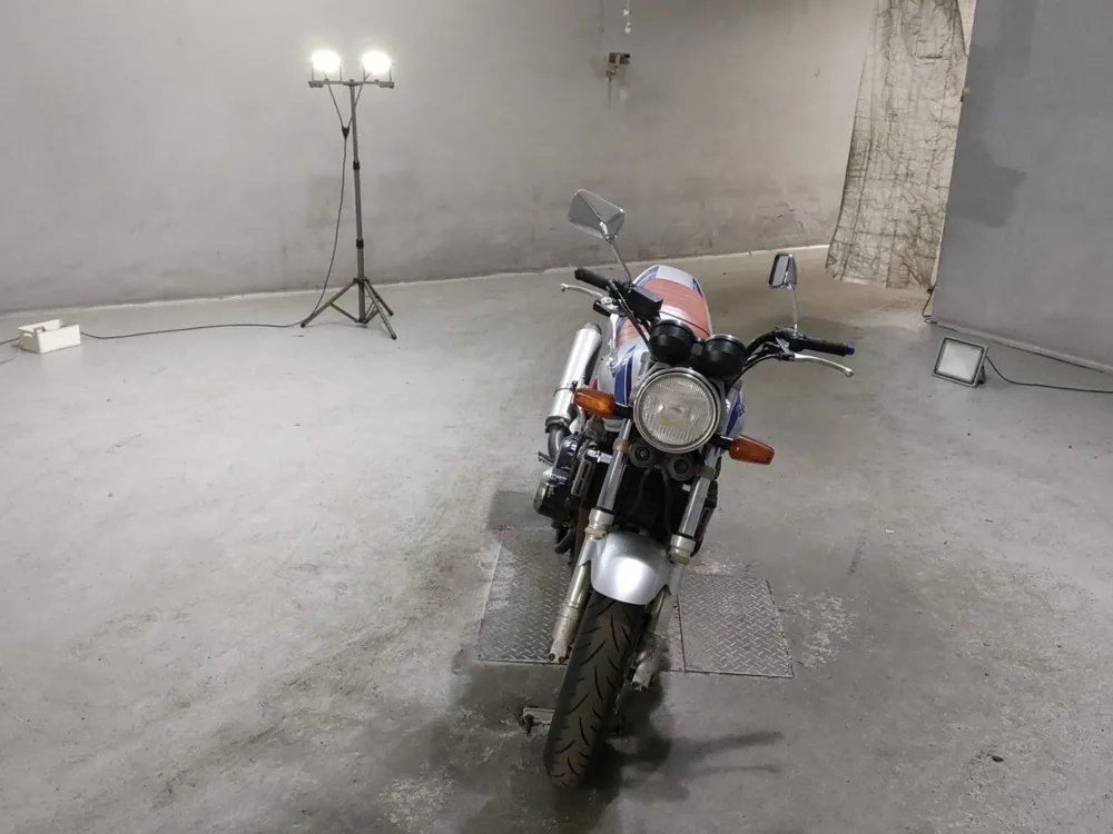 Honda CB400 Super Four 1999, серебристый, фото 3