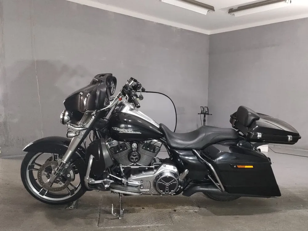 Harley-Davidson FLHX1690 2014, чёрный, фото 2