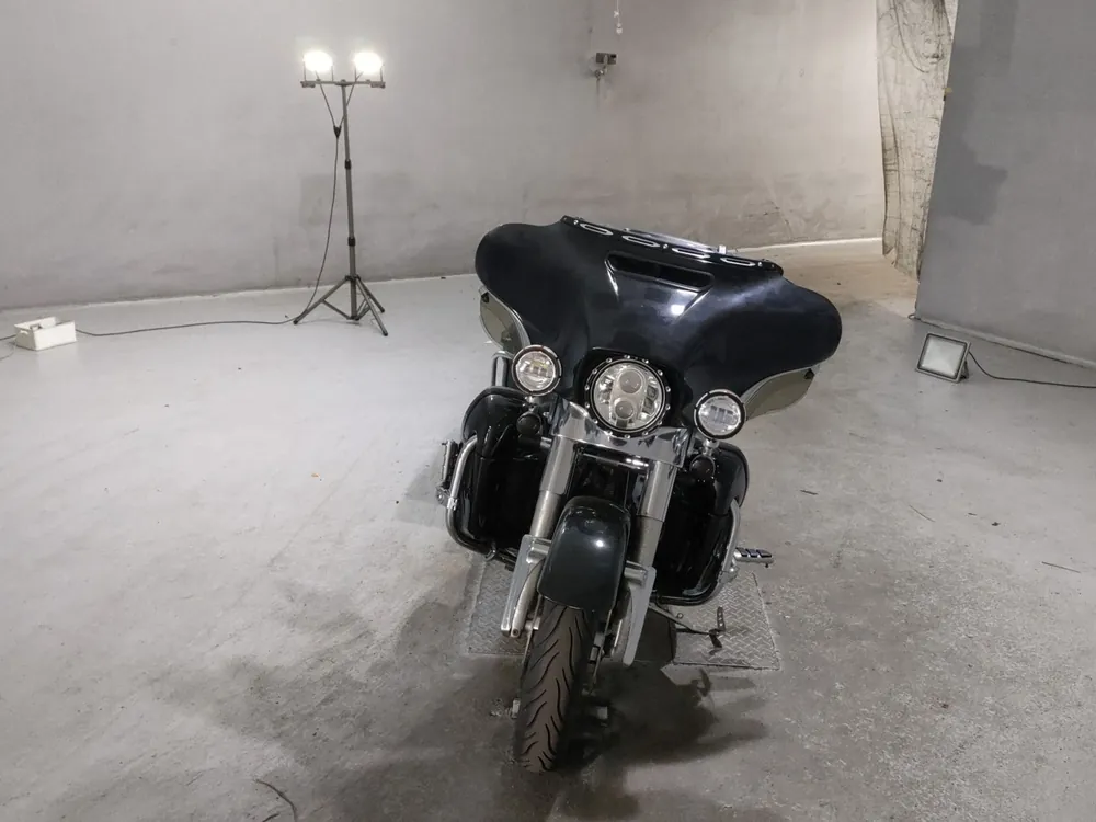 Harley-Davidson FLHX1690 2014, чёрный, фото 3