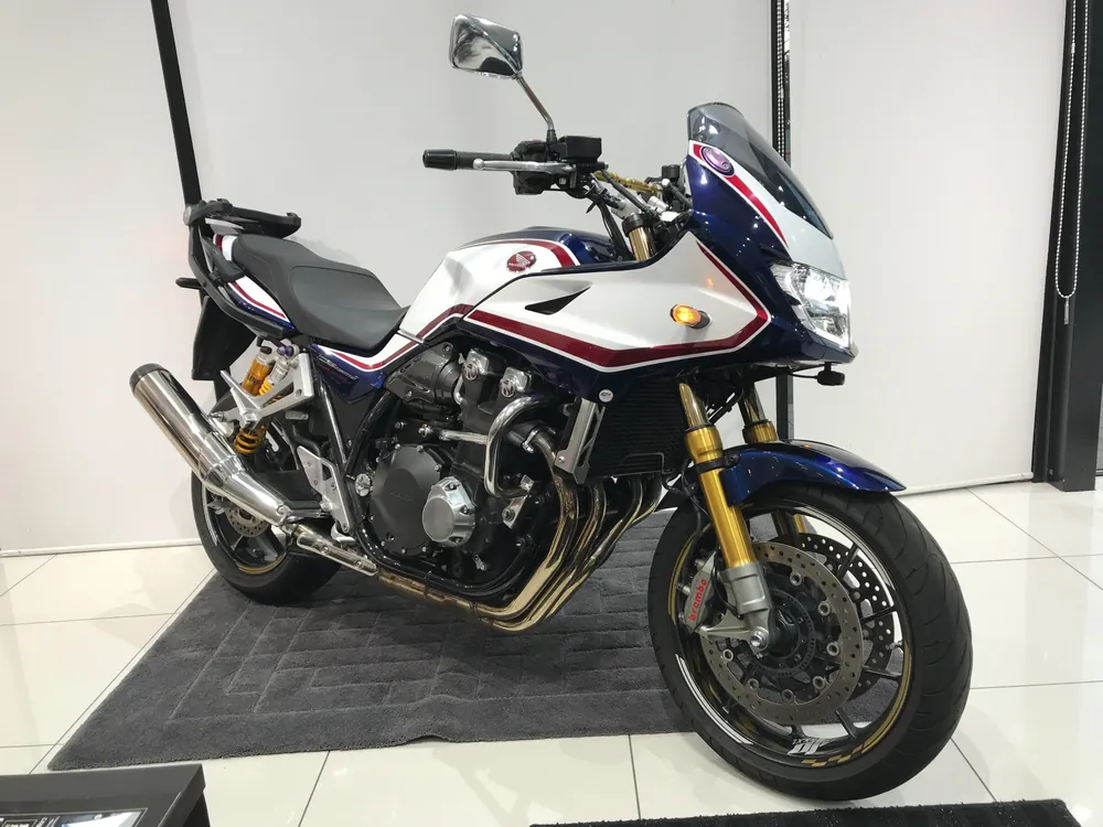 Honda CB1300 2021, white / navy blue, фото 2